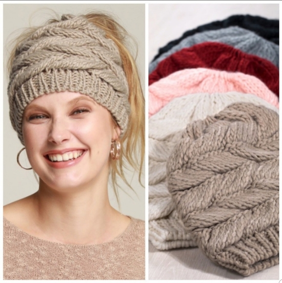 Messy Hair Ponytail Cable Knit Beanie Black - Picture 4 of 5